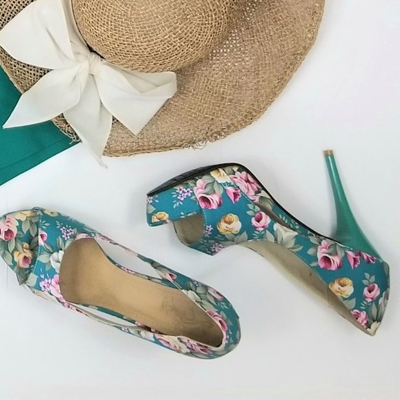 FIND THESE BEAUTIES & SO MUCH MORE IN MY CLOSET! - Picture 2 of 5